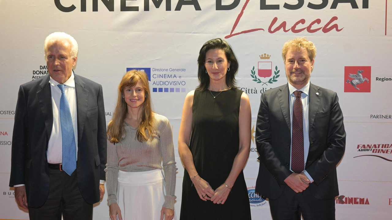 Assegnati i riconoscimenti FICE alle eccellenze del cinema italiano da Maura Delpero ad Antonio Albanese, Daniele Luchetti a Margherita Buy. Assegnati i riconoscimenti FICE alle eccellenze del cinema italiano da Maura Delpero ad Antonio Albanese, Daniele Luchetti a Margherita Buy.