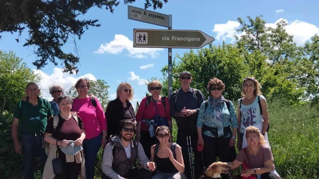 Nella foto il gruppo di pellegrini che ha partecipato a questa splendida esperienza sulla Via Francigena Nella foto il gruppo di pellegrini che ha partecipato a questa splendida esperienza sulla Via Francigena