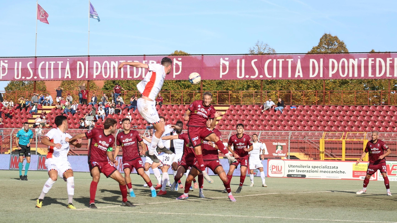 Il Pontedera ieri l’altro allo stadio Mannucci contro la Torres (foto Bongianni/Germogli) Il Pontedera ieri l’altro allo stadio Mannucci contro la Torres (foto Bongianni/Germogli)