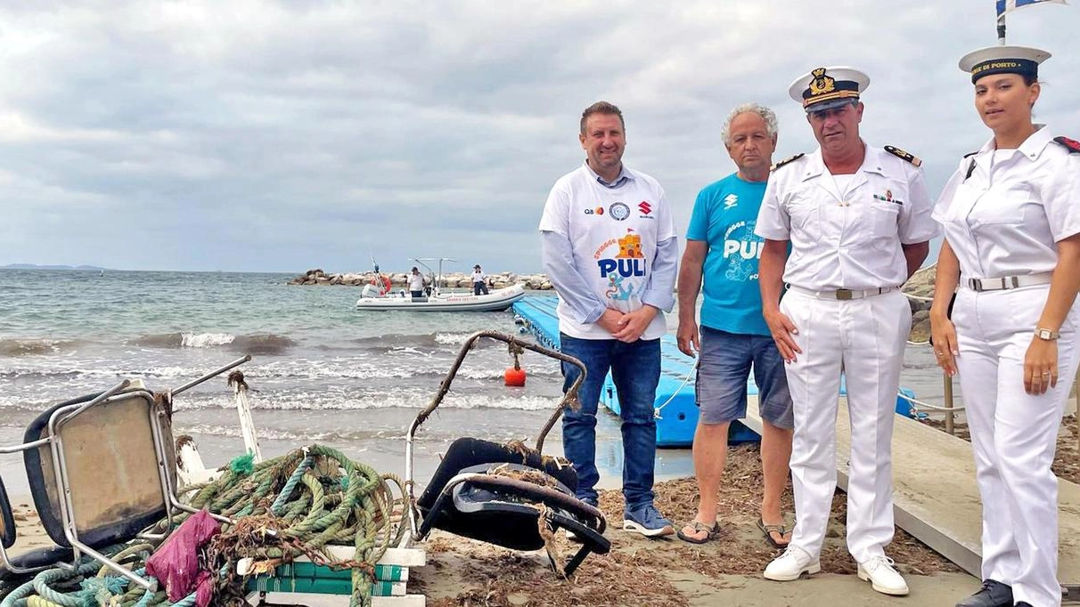 Importante giornata per liberare spiaggia e fondali dai rifiuti abbandonati Importante giornata per liberare spiaggia e fondali dai rifiuti abbandonati