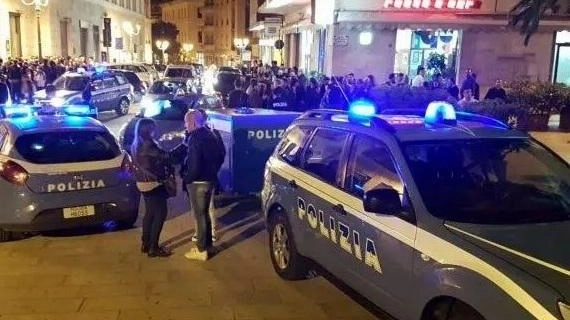 Le volanti della polizia erano intervenute subito dopo il movimentato episodio Le volanti della polizia erano intervenute subito dopo il movimentato episodio