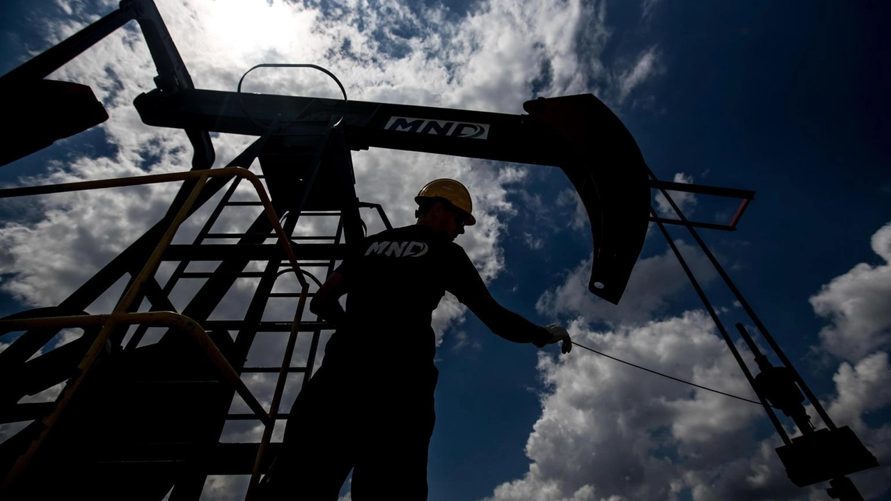 Il petrolio chiude in calo a New York a 66,32 dollari