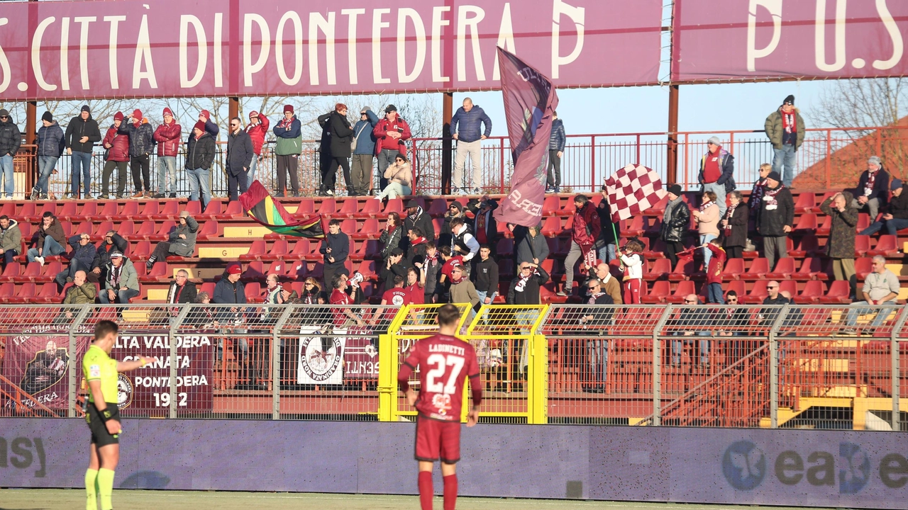 Il Pontedera verso il nuovo campionato (foto Bongianni/Germogli) Il Pontedera verso il nuovo campionato (foto Bongianni/Germogli)