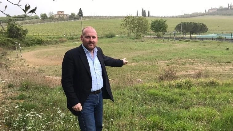 La ditta che è fallita, i finanziamenti che si sono bloccati, i lavori alla scuola si sono fermati. Sul... La ditta che è fallita, i finanziamenti che si sono bloccati, i lavori alla scuola si sono fermati. Sul...