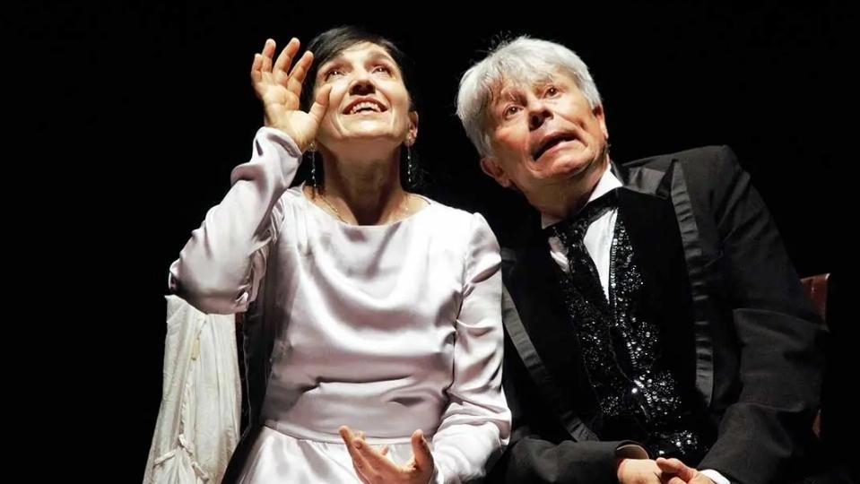Oggi Risate di gioia storie di gente di teatro di e con Elena Bucci e Marco Sgrosso Oggi Risate di gioia storie di gente di teatro di e con Elena Bucci e Marco Sgrosso
