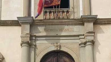 Una cerimonia che consolida tradizione e passione ha animato ieri il Palazzo della Fraternita, cuore pulsante della Giostra del Saracino....