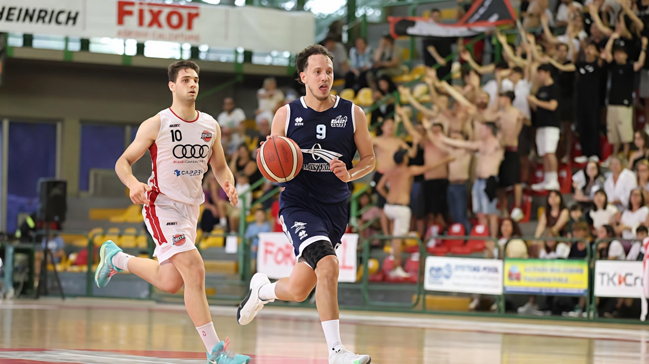 Tommaso Molteni ha giganteggiato: ben 23 punti messi a referto per lui, mvp di questa gara uno di finale playoff di Serie B interregionale Tommaso Molteni ha giganteggiato: ben 23 punti messi a referto per lui, mvp di questa gara uno di finale playoff di Serie B interregionale