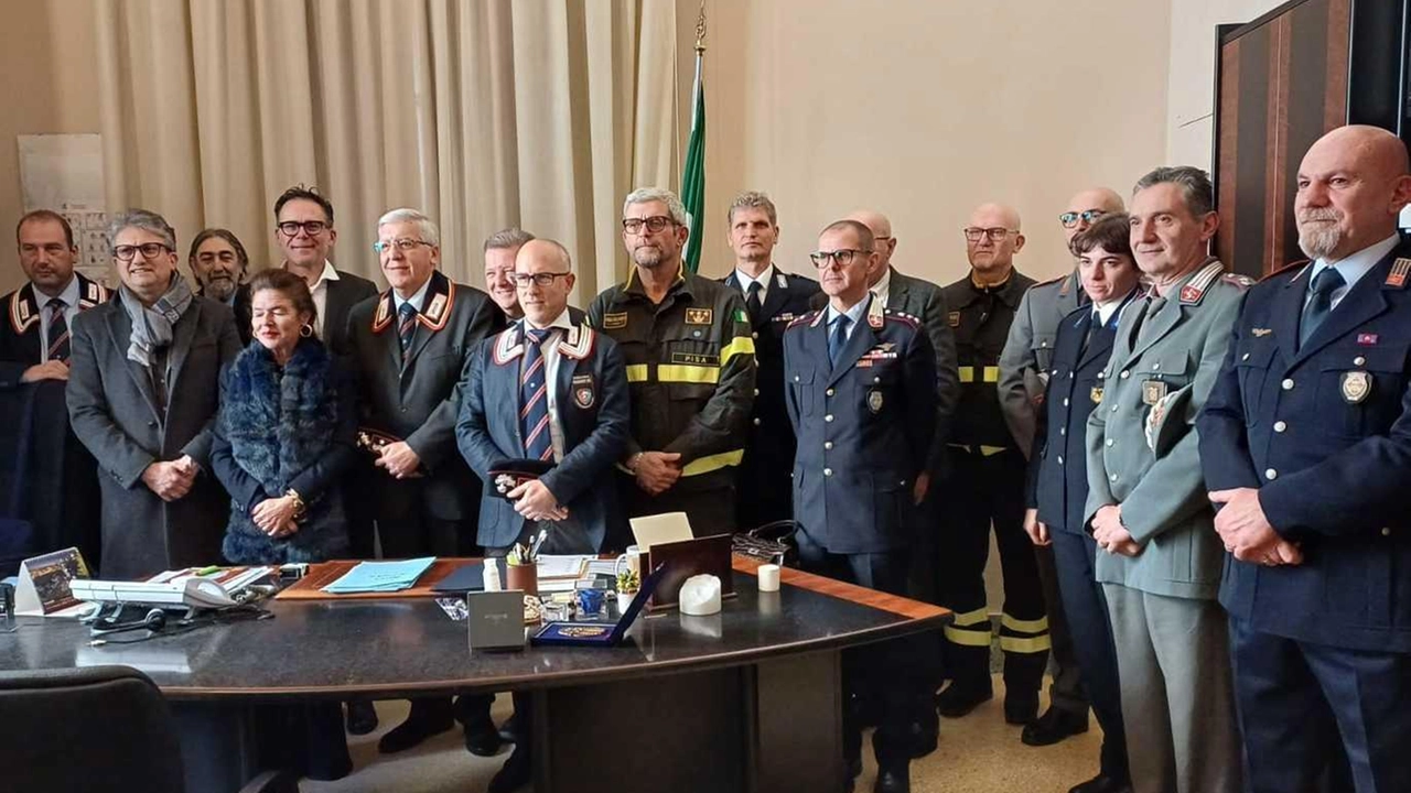 Tutti i corpi di polizia e le forze dell’ordine presenti in procura Tutti i corpi di polizia e le forze dell’ordine presenti in procura