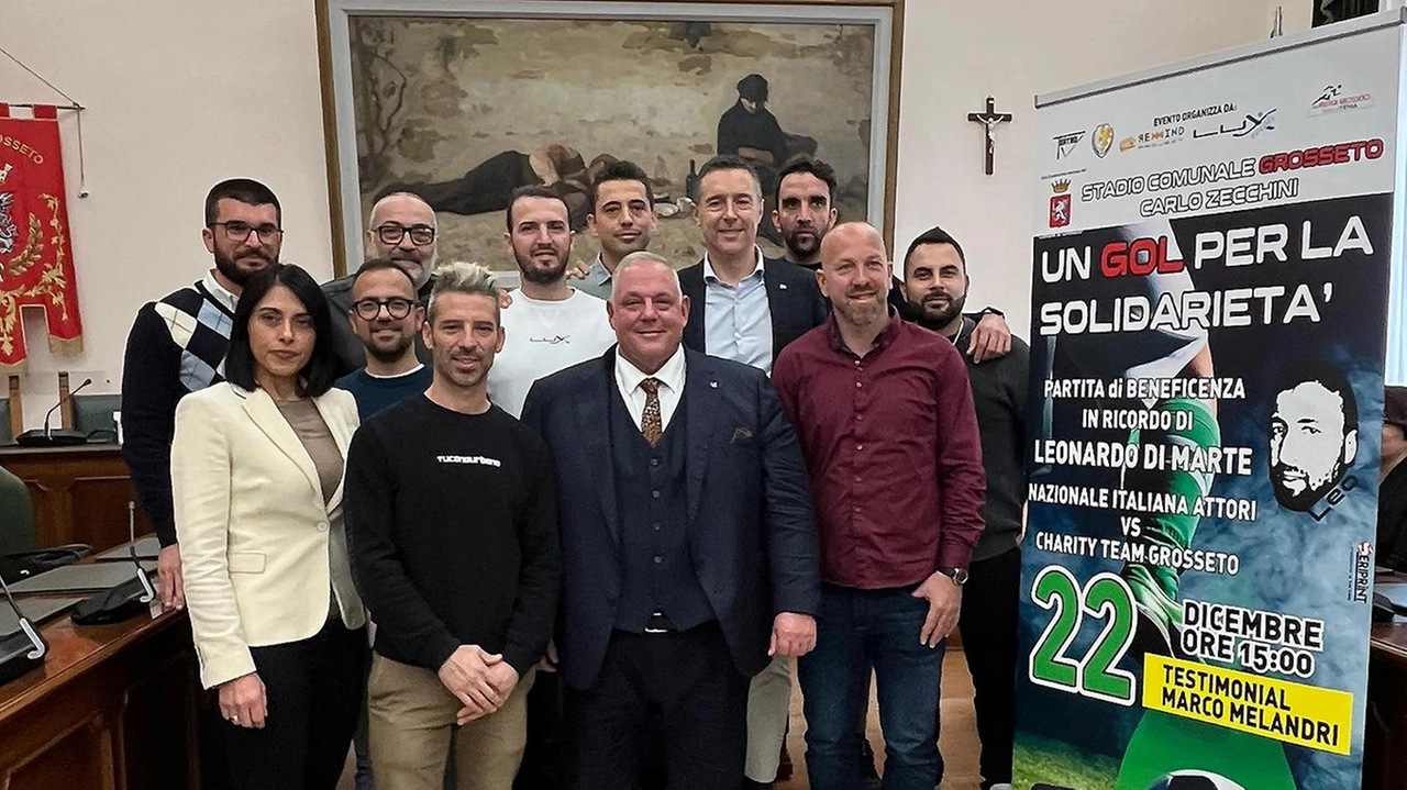 Il 22 dicembre a Grosseto si terrà la partita benefica "Un goal per la solidarietà" in memoria di Leonardo Di Marte, a sostegno dell'associazione Edela. Un evento che unisce sport, spettacolo e solidarietà per una causa importante. Il 22 dicembre a Grosseto si terrà la partita benefica "Un goal per la solidarietà" in memoria di Leonardo Di Marte, a sostegno dell'associazione Edela. Un evento che unisce sport, spettacolo e solidarietà per una causa importante.