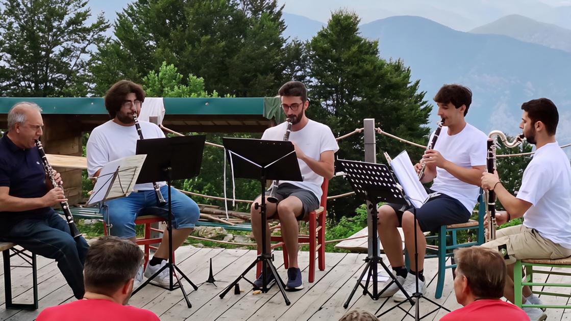 Solidarietà ad alta quota. Progetto del laboratorio orchestrale lucchese Solidarietà ad alta quota. Progetto del laboratorio orchestrale lucchese