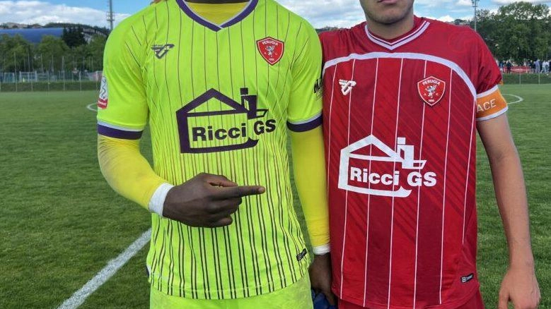 Il Perugia si salva in Primavera 2 grazie a un pareggio contro il Benevento, decisivo il gol di Ambrogi e il rigore parato da Yimga. Il Perugia si salva in Primavera 2 grazie a un pareggio contro il Benevento, decisivo il gol di Ambrogi e il rigore parato da Yimga.