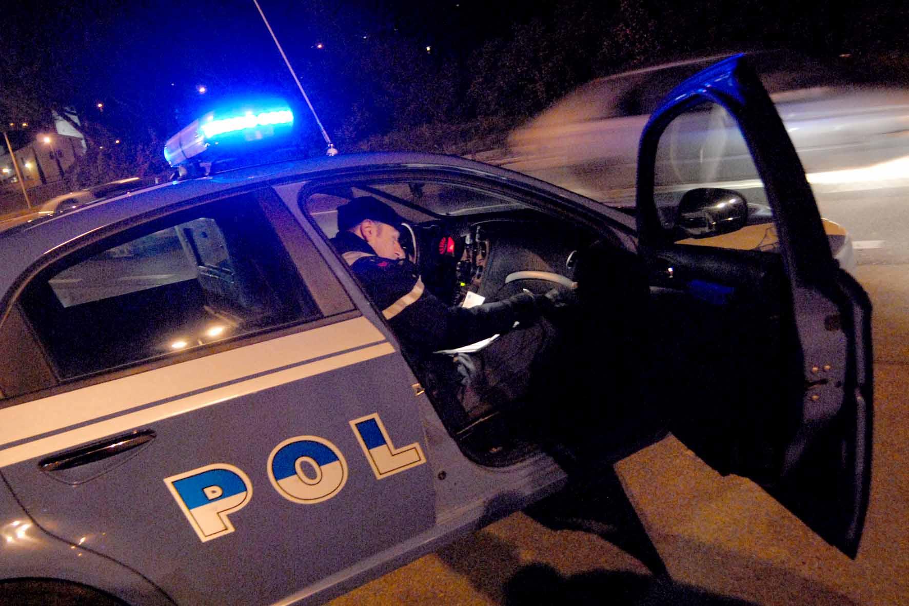 viareggio pugni e minacce con una spranga ai passanti da Lanazione.it viareggio pugni e minacce con una spranga ai passanti