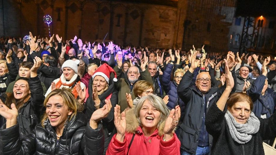 Folla in piazza Duomo lo scorso 31 dicembre (Acerboni/fotoCastellani) Folla in piazza Duomo lo scorso 31 dicembre (Acerboni/fotoCastellani)