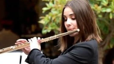 "La giovane Selene Silicani è primo flauto dell’Ensemble orchestrale dell’Accademia del Maggio musicale fiorentino. Nessun rapporto sussiste tra il suddetto... "La giovane Selene Silicani è primo flauto dell’Ensemble orchestrale dell’Accademia del Maggio musicale fiorentino. Nessun rapporto sussiste tra il suddetto...
