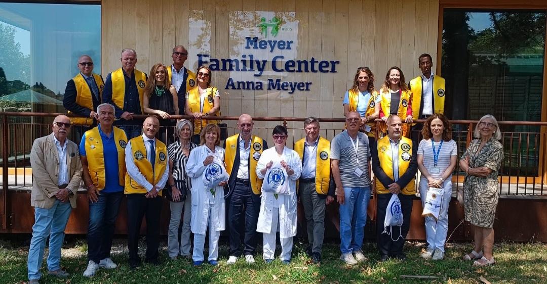 Meyer, donazione dei Lions Club della Toscana per la rete del Codice Rosa Meyer, donazione dei Lions Club della Toscana per la rete del Codice Rosa