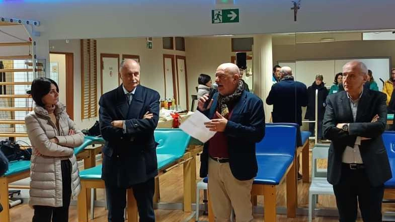 L’inaugurazione con il presidente della Misericordia, Roberto Fratoni L’inaugurazione con il presidente della Misericordia, Roberto Fratoni
