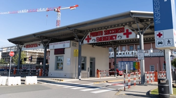 Violenza in ospedale, due infermieri aggrediti: arrestata