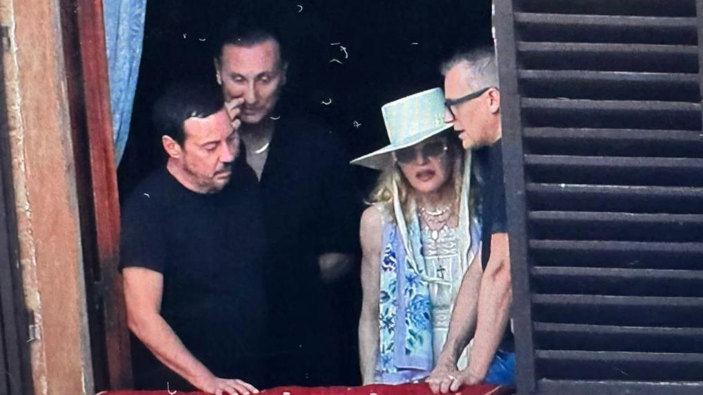 Madonna assiste al Palio dell'Assunta (foto Paolo Lazzeroni)