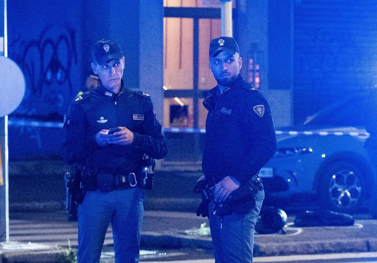 Colpo a mano armata in villa. Nel bottino non solo tremila euro ma anche pistole da collezione