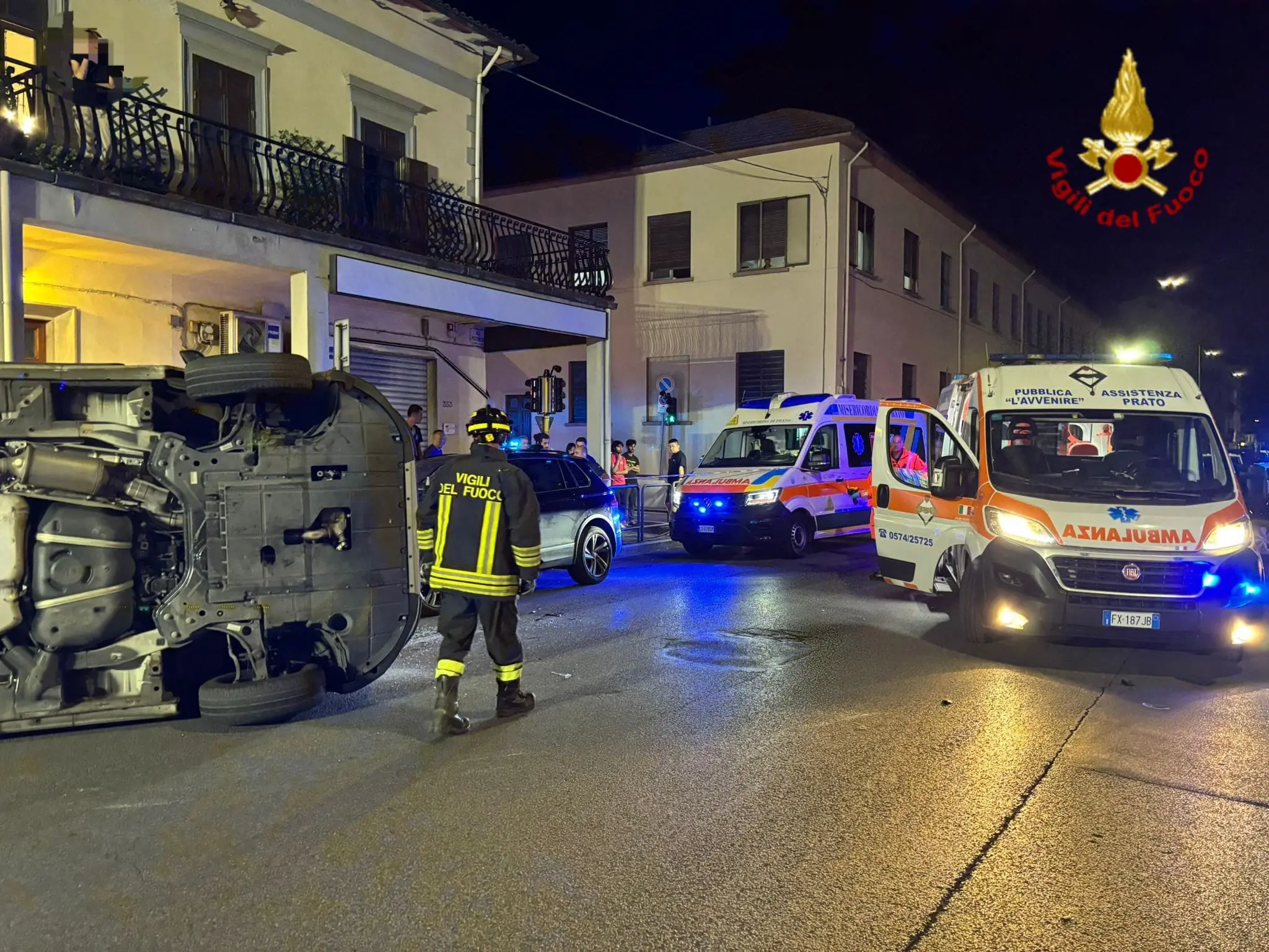 Pauroso scontro nella notte, due feriti
