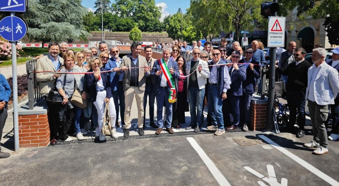 lucca inaugurato il nuovo sottopasso fra la stazione e gli spalti delle mura da Lanazione.it lucca inaugurato il nuovo sottopasso fra la stazione e gli spalti delle mura