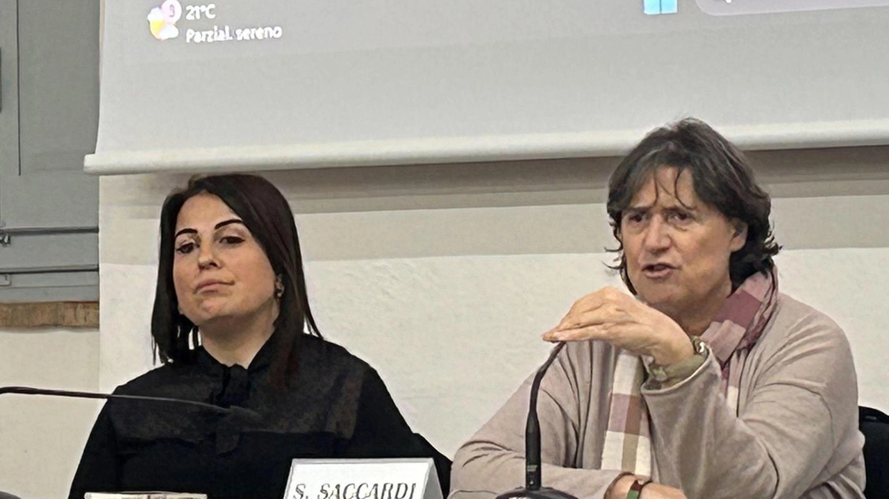 Una grande partecipazione all’incontro con l’assessora regionale all’agricoltura e allo sviluppo rurale Stefania Saccardi a San Miniato Una grande partecipazione all’incontro con l’assessora regionale all’agricoltura e allo sviluppo rurale Stefania Saccardi a San Miniato