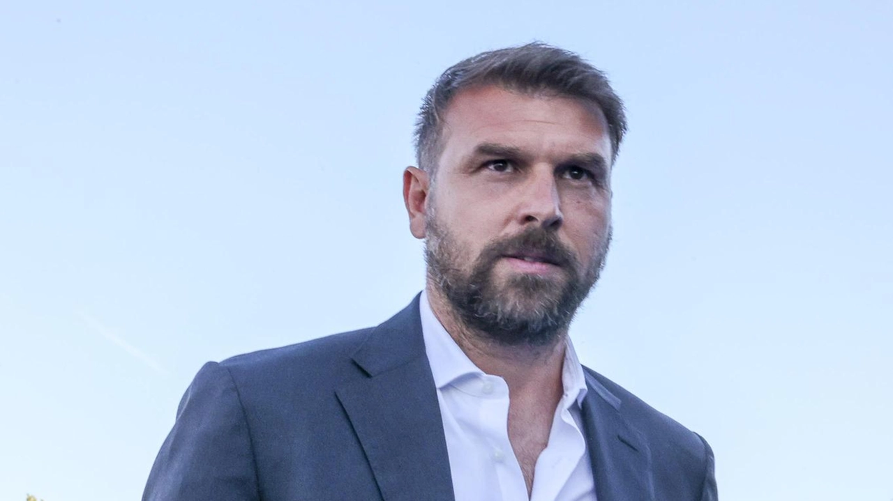 Resiste l’opzione Alberto Gilardino: di lui si è interessata anche la Fiorentina. Paolo Zanetti, gradito dalla società, pare destinato a guidare ancora il Verona. . Resiste l’opzione Alberto Gilardino: di lui si è interessata anche la Fiorentina. Paolo Zanetti, gradito dalla società, pare destinato a guidare ancora il Verona. .