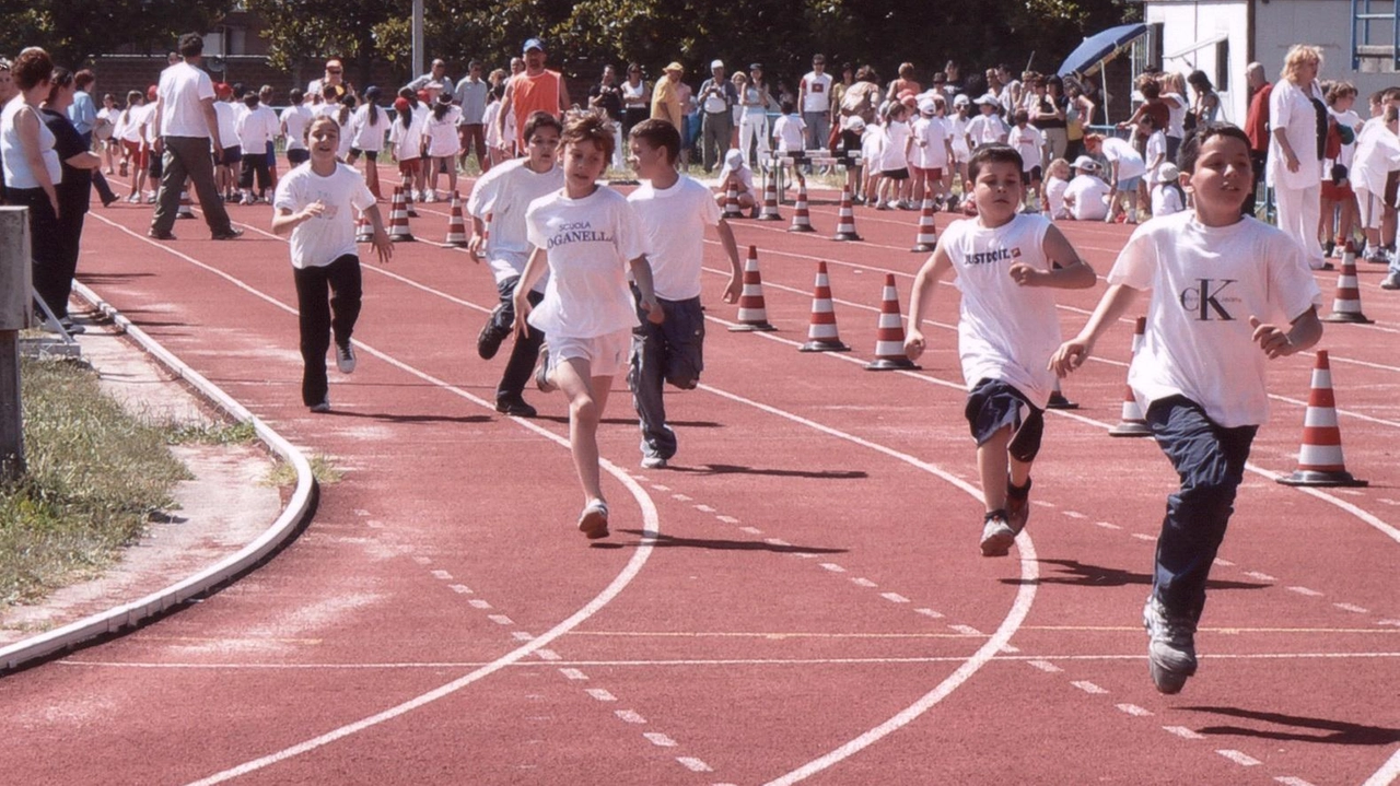 Bambini che si divertono con lo sport al campo scuola di Marina (Foto d’archivio) Bambini che si divertono con lo sport al campo scuola di Marina (Foto d’archivio)