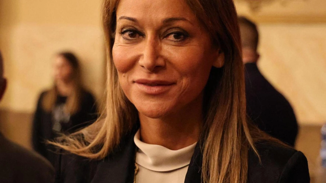 La presidente Tesei partecipa ad eventi politici ad Assisi, discutendo di sanità, infrastrutture e turismo con altri politici regionali. Condivide soddisfazione per il percorso comune con l'Udc e sottolinea i successi ottenuti nella gestione della regione. La presidente Tesei partecipa ad eventi politici ad Assisi, discutendo di sanità, infrastrutture e turismo con altri politici regionali. Condivide soddisfazione per il percorso comune con l'Udc e sottolinea i successi ottenuti nella gestione della regione.