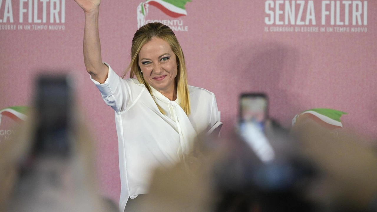 Premier ai giovani di FdI, guardate in alto senza accontentarvi Premier ai giovani di FdI, guardate in alto senza accontentarvi