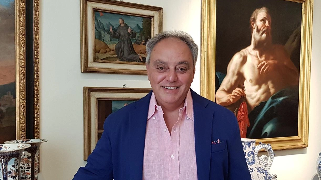 Furio Velona guida instancabilmente Cortonantiquaria, firmando con passione la direzione artistica Furio Velona guida instancabilmente Cortonantiquaria, firmando con passione la direzione artistica