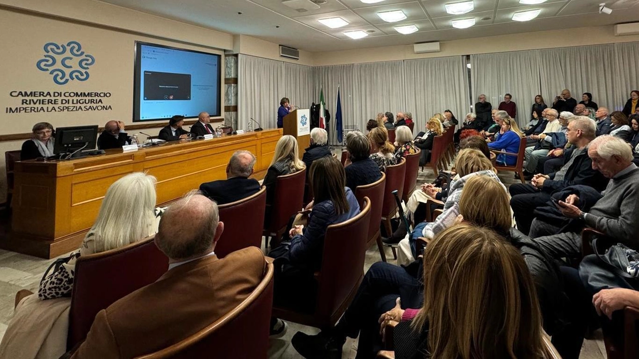 La Sala Marmori della Camera di commercio durante l’inaugurazione La Sala Marmori della Camera di commercio durante l’inaugurazione