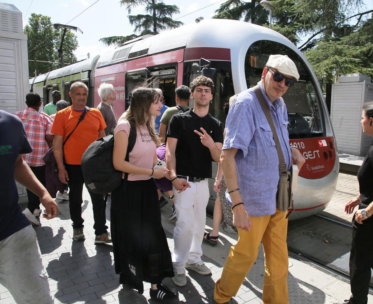 Tram per Campi, il comitato tuona: "La fine dei lavori slitta, fare presto"