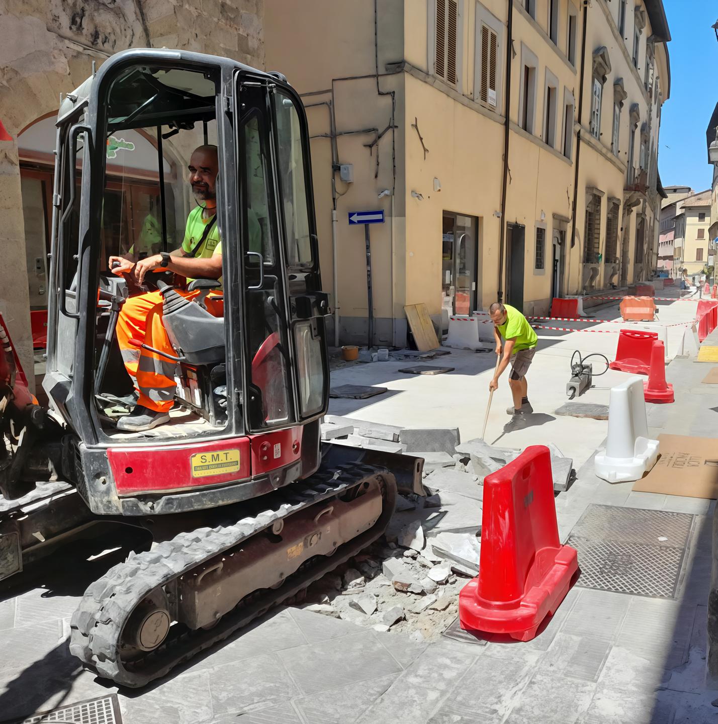 https://www.lanazione.it/image-service/view/acePublic/alias/contentid/MzNmZjdhMzEtZTY0Mi00/0/opere-in-centro-cantieri-avanti-adesso-tocca-a-porta-romana.jpeg
