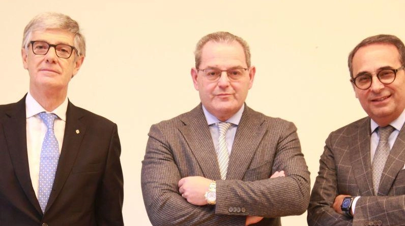Il presidente di Banca Centro Faccendi, il dg Giubboni e il vicepresidente Campagna Il presidente di Banca Centro Faccendi, il dg Giubboni e il vicepresidente Campagna