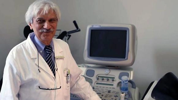 Ieri l’ultimo saluto nella chiesa di San Miniato al. professor Mondillo, che ha avuto numerosi incarichi di insegnamento. nel corso. in Medicina e Chirurgia Ieri l’ultimo saluto nella chiesa di San Miniato al. professor Mondillo, che ha avuto numerosi incarichi di insegnamento. nel corso. in Medicina e Chirurgia