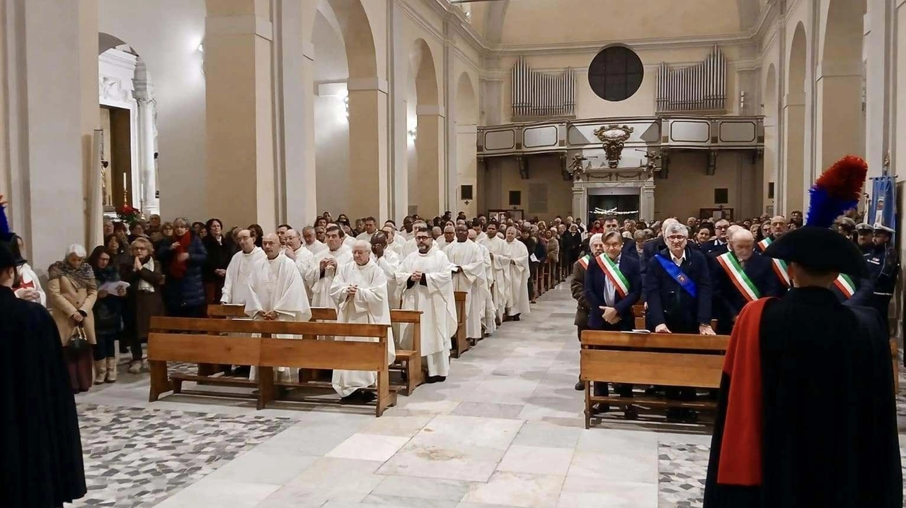 Nella concattedrale di Santa Maria Assunta di Orbetello, gremita di fedeli, sabato l’amministratore apostolico Giovanni Roncari, insieme al clero diocesano,...