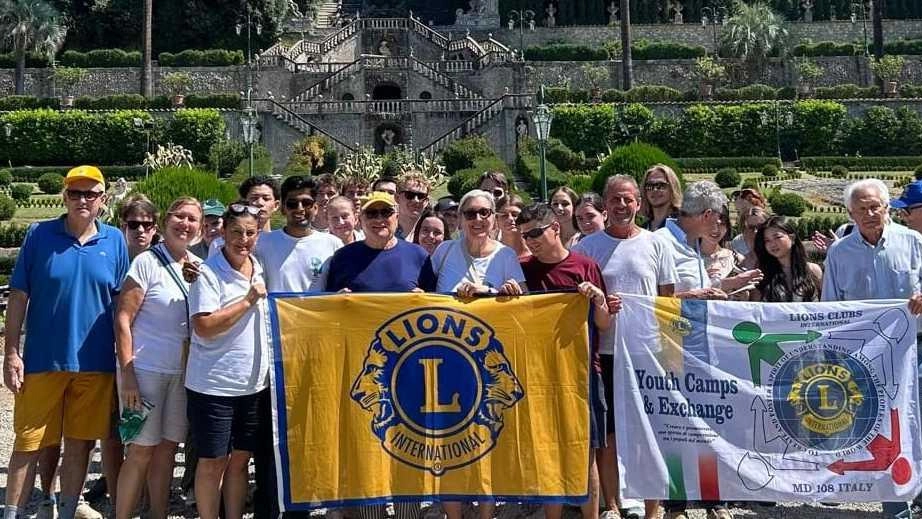 Un centinaio i giovani che sono stati accolti a Collodi dal presidente Grassotti Un centinaio i giovani che sono stati accolti a Collodi dal presidente Grassotti