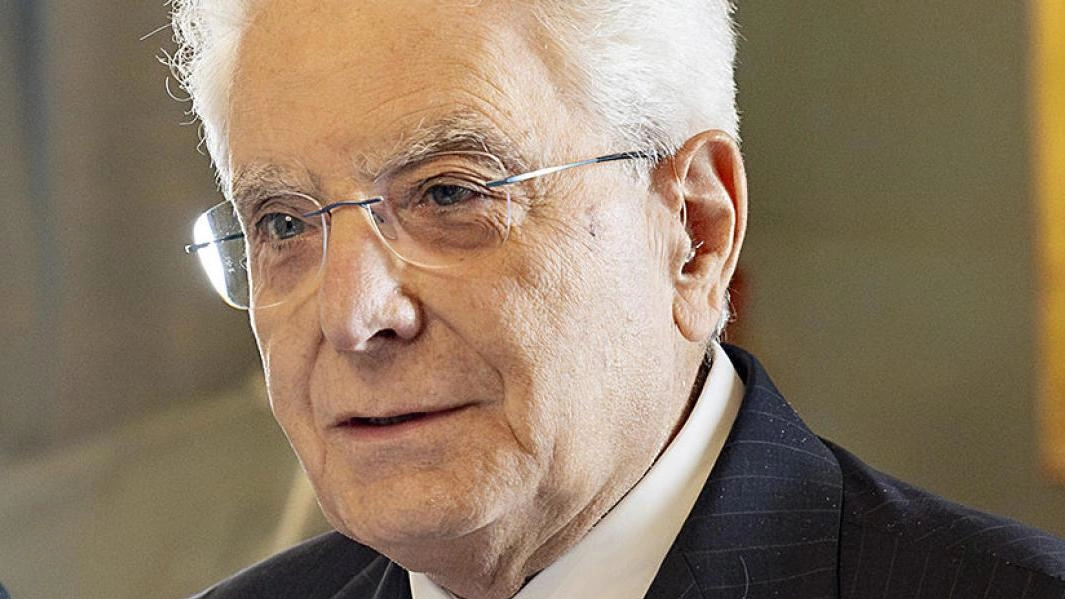 In cinquemila sulle orme della pace, il presidente della Repubblica Sergio Mattarella (nella foto) in elicottero per raggiungerli, tre giorni... In cinquemila sulle orme della pace, il presidente della Repubblica Sergio Mattarella (nella foto) in elicottero per raggiungerli, tre giorni...