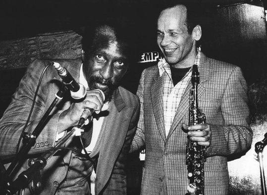 https://www.lanazione.it/image-service/view/acePublic/alias/contentid/MzQ2NTBhOWUtMDg0My00/0/musica-e-immagini-a-capalbio-vision-jazz-a-palazzo-collacchioni.jpeg?f=1.91:1&w=1200