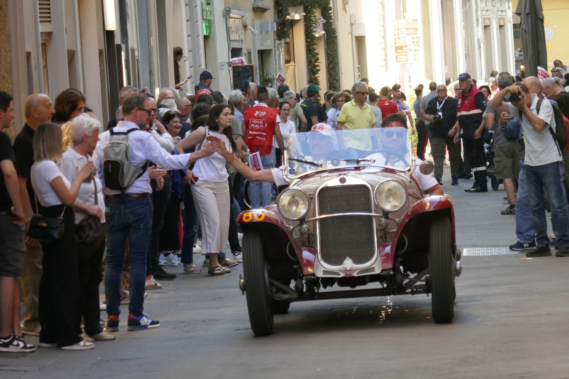 1000 Miglia, finalmente ci siamo: ecco il corteo delle auto più belle 1000 Miglia, finalmente ci siamo: ecco il corteo delle auto più belle
