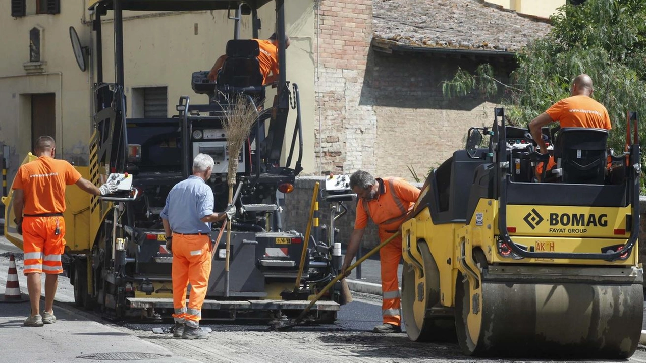 Nei prossimi giorni sarà completata anche via Don Minzoni, interventi conclusi prima della riapertura delle scuole. L’assessore Bianchini: "Sicurezza e migliore fruibilità". Nei prossimi giorni sarà completata anche via Don Minzoni, interventi conclusi prima della riapertura delle scuole. L’assessore Bianchini: "Sicurezza e migliore fruibilità".