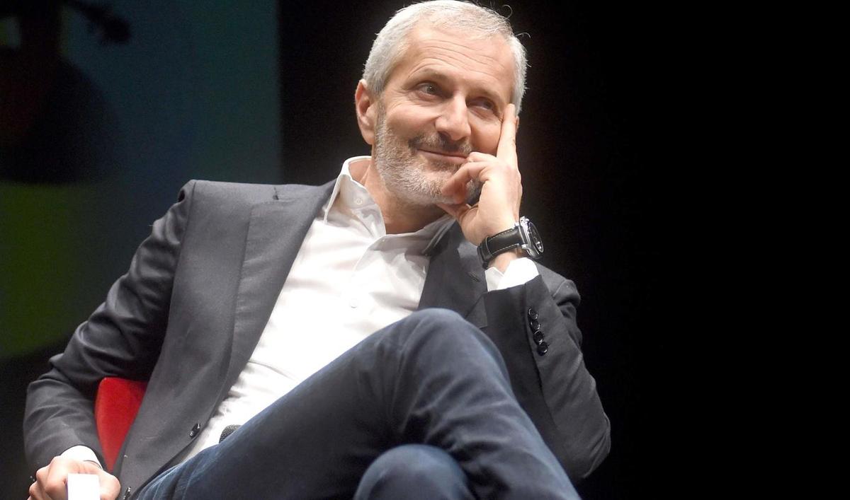 https://www.lanazione.it/image-service/view/acePublic/alias/contentid/MzQ4OGI0OGEtZGU3Yy00/0/il-teatro-romano-si-riaccende-da-saviano-a-galimberti-e-carofiglio-poi-lomaggio-per-i-grandi-musicisti.jpeg?f=1.90:1&w=1200