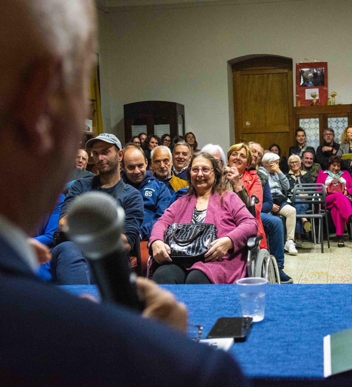 Aneddoti e storie di inclusione. Giovanni Alberigi protagonista a “I Giovedì letterari“ di Fornoli