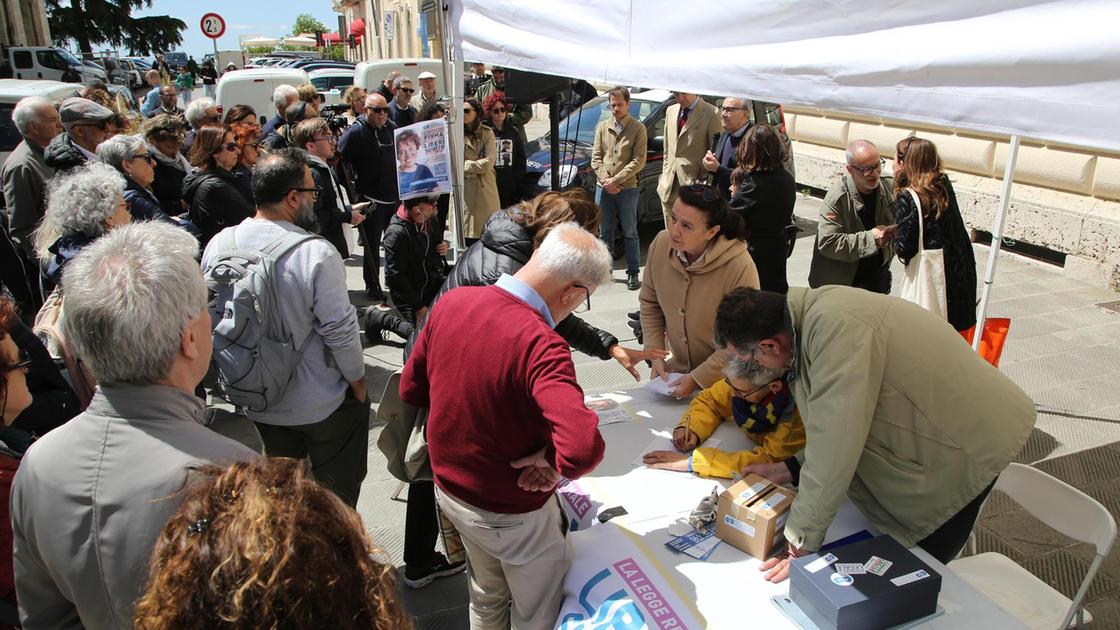 Fine vita, la raccolta firme: "Serve la legge regionale" Fine vita, la raccolta firme: "Serve la legge regionale"