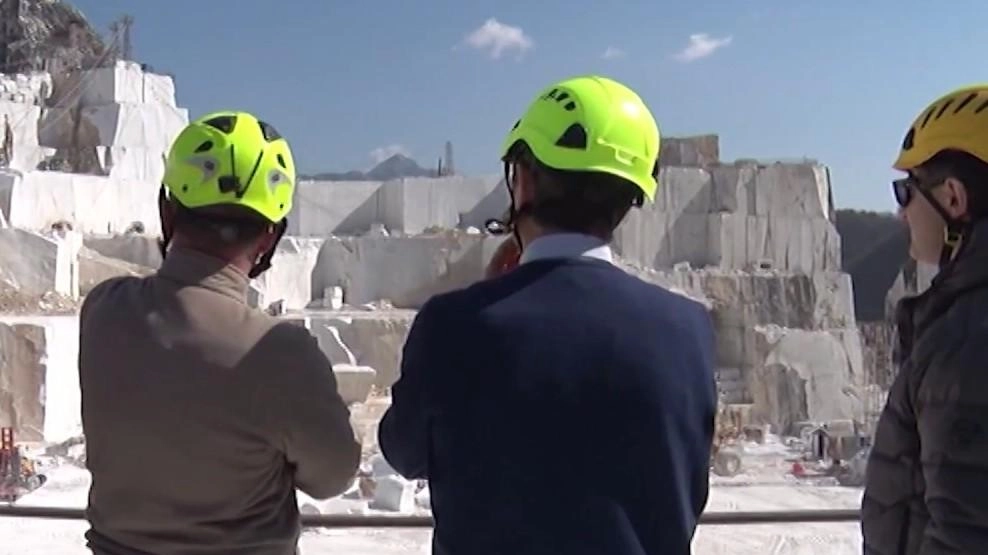 Riguarderà le acque, superficiali e sotterranee, e i bacini di estrazione. Sarà verificato il rispetto delle lavorazioni previste dall’atto autorizzativo. Riguarderà le acque, superficiali e sotterranee, e i bacini di estrazione. Sarà verificato il rispetto delle lavorazioni previste dall’atto autorizzativo.