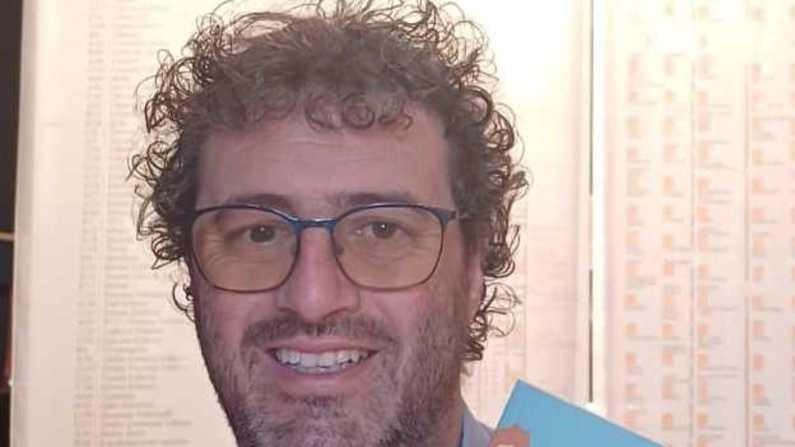 Saverio Bargagna, autore del romanzo «Dieci leggi antipovertà» Saverio Bargagna, autore del romanzo «Dieci leggi antipovertà»