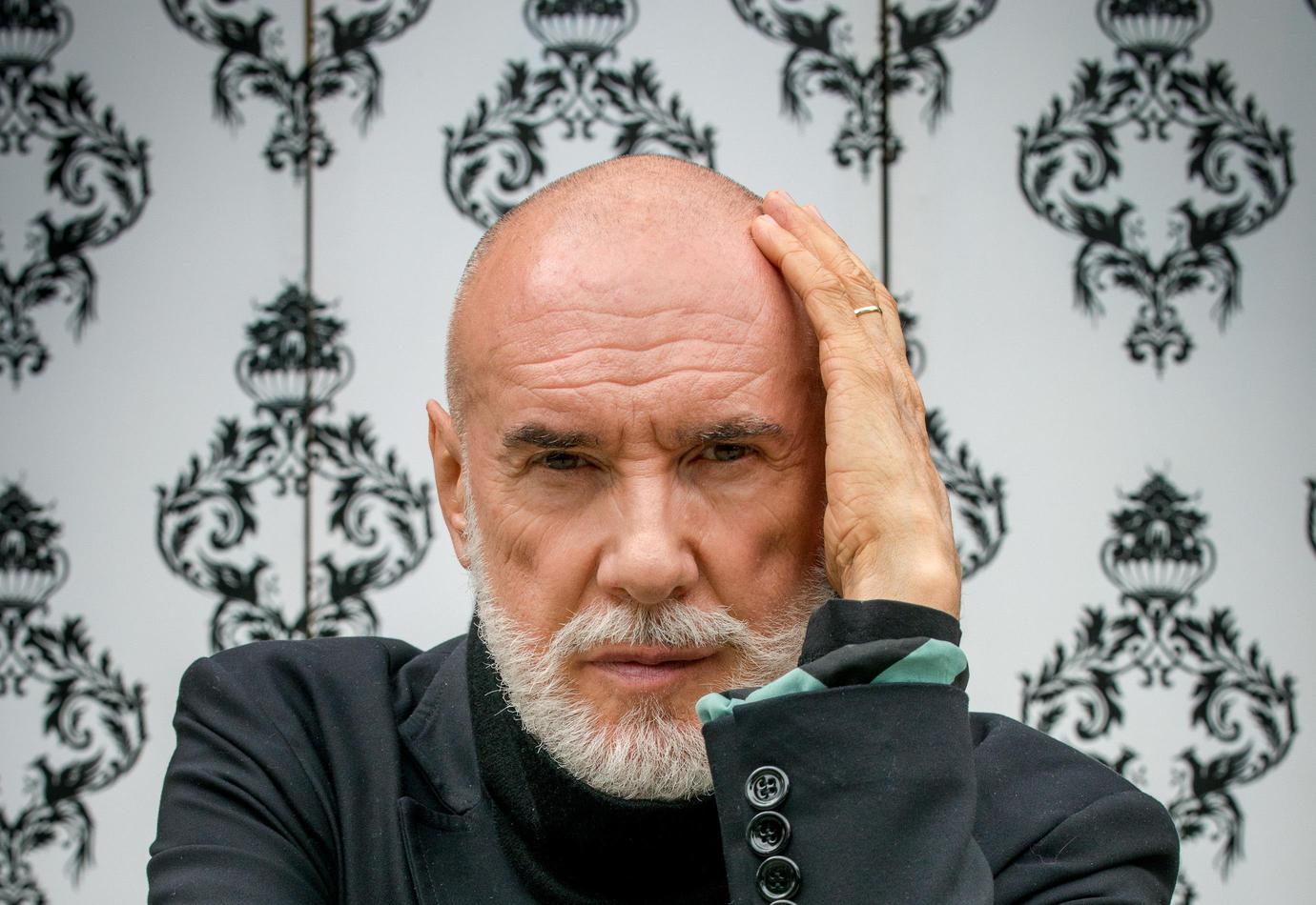 Lo spettacolo di Diego Dalla Palma. Debutta alla Versiliana "Perché no?". E in autunno uscirà anche il libro