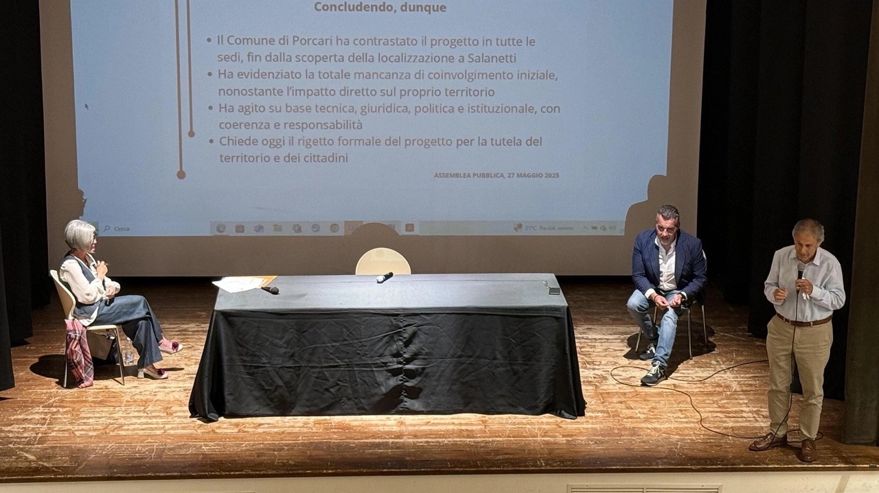 Durante l’assemblea di martedì sera il sindaco, Leonardo Fornaciari, che ha riepilogato tutta la procedura a partire dal 2023 insieme al vice Roberta Menchetti Durante l’assemblea di martedì sera il sindaco, Leonardo Fornaciari, che ha riepilogato tutta la procedura a partire dal 2023 insieme al vice Roberta Menchetti