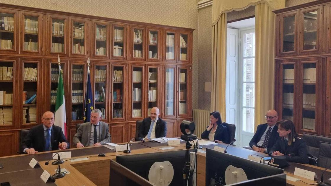 fontivegge zona rossa controlli senza tregua e via chi ha precedenti